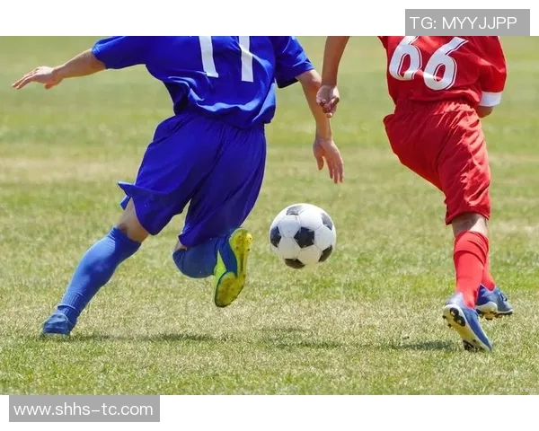 球迷如何通过独特特征识别足球明星的技巧与方法分享