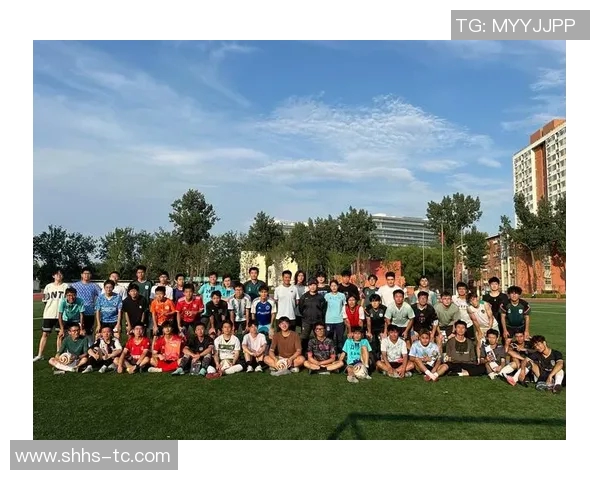 梦二队与中国队的激烈对决展现足球魅力与青春风采的精彩瞬间